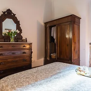  Apartment Secret Coronari Italien